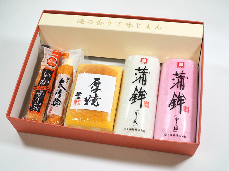 中板2本、小厚1枚、いかチーズ1本、チーズ入り太竹輪1本